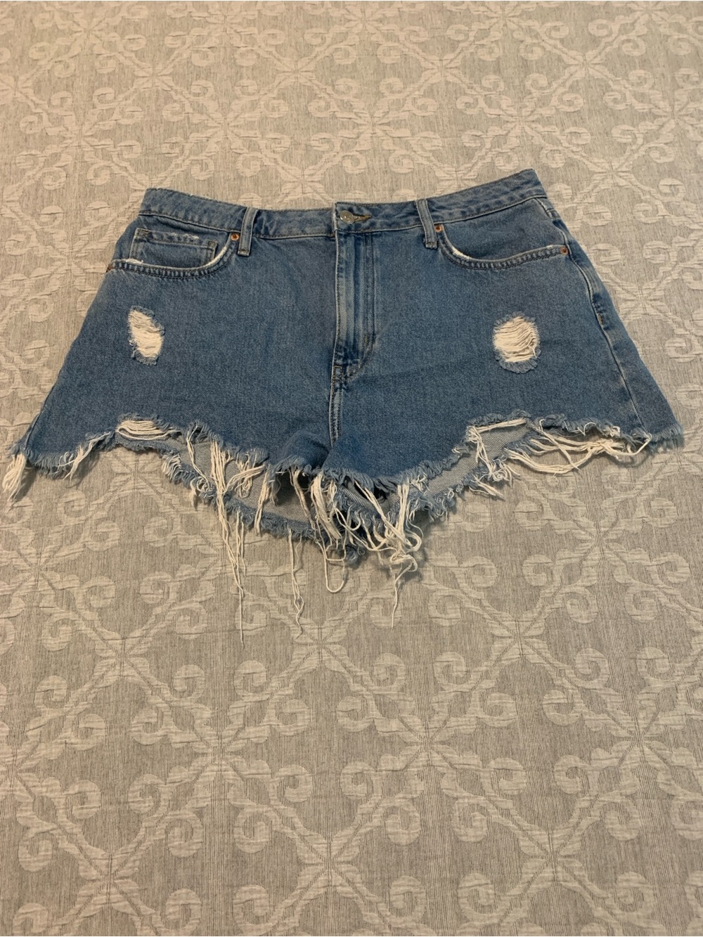 Forever 21 Blue Distressed Cutoff Denim Shorts (Size 30)
